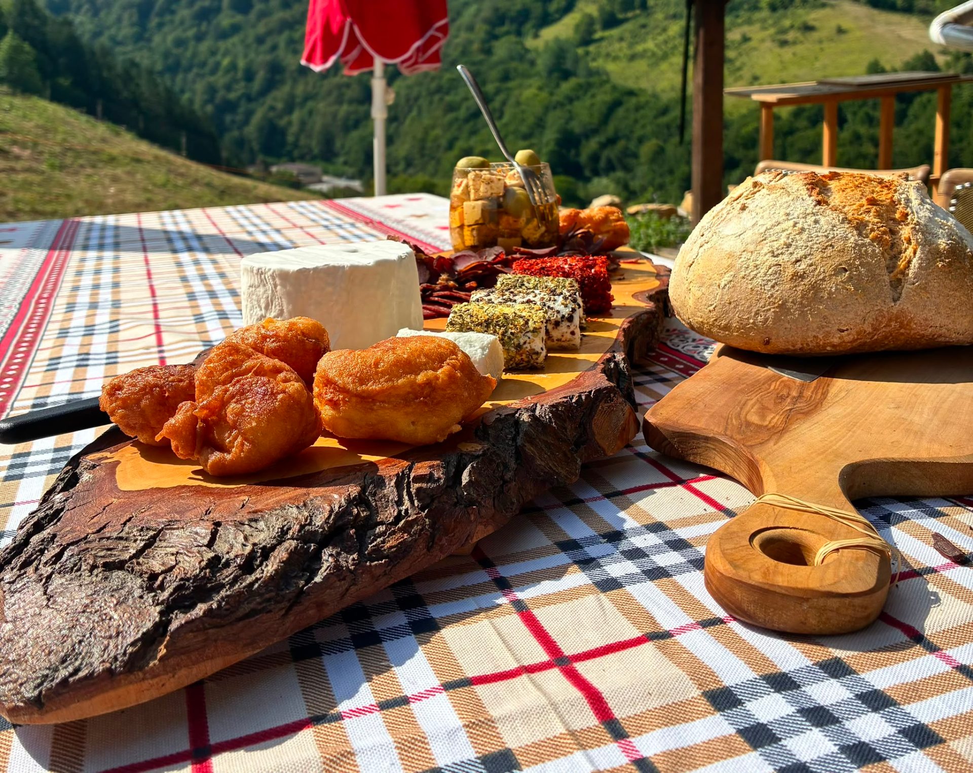 Essen und Hofkäse