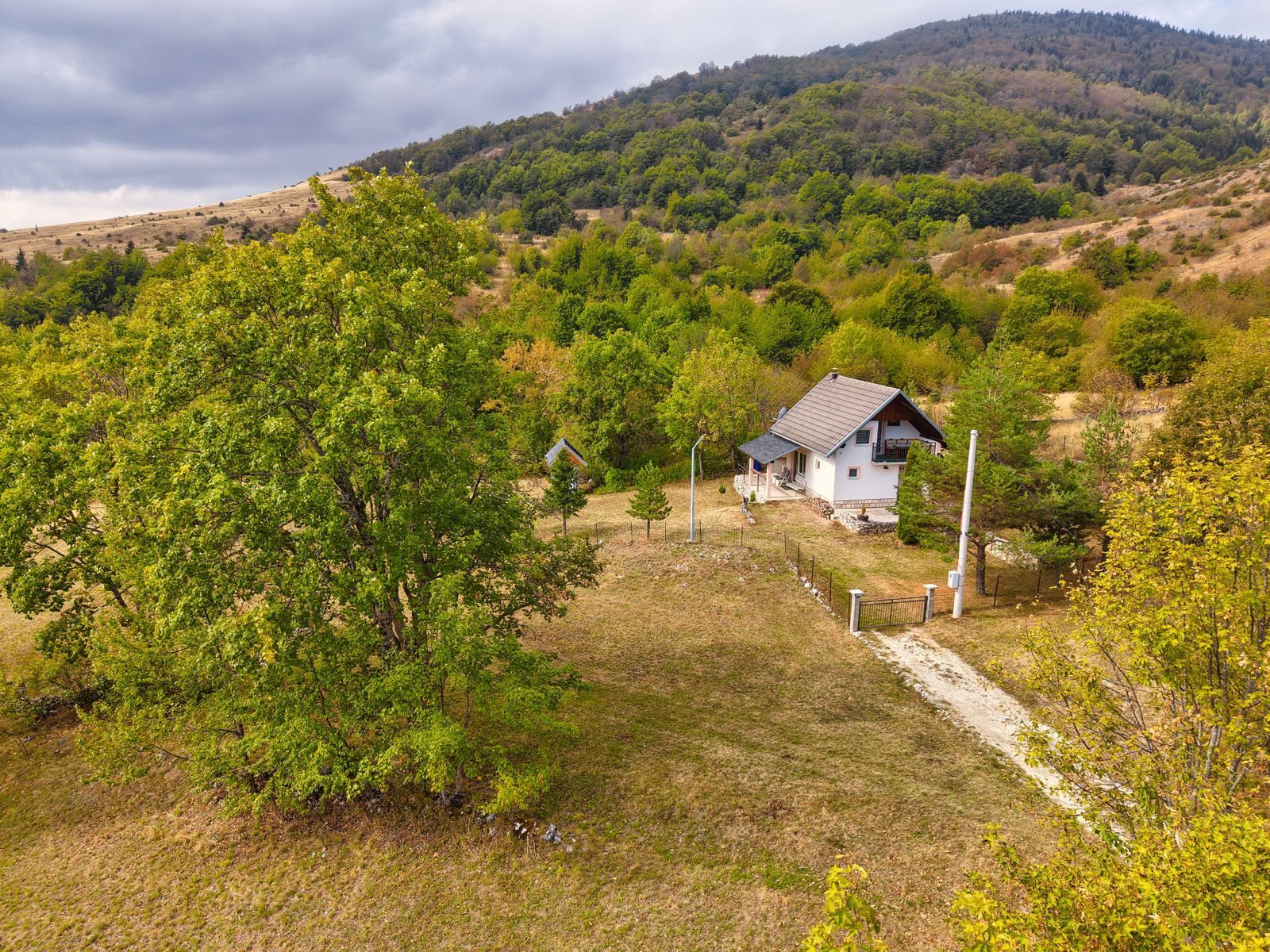 Planinska kuća za odmor Perić i camp